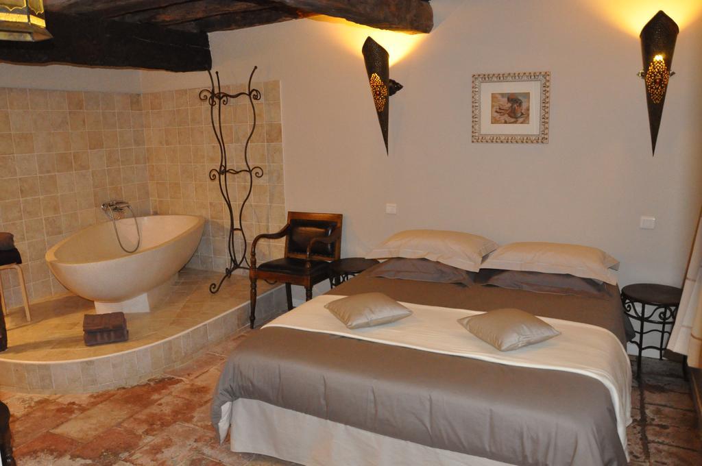 Caraman Le Lac De Crivito Bed & Breakfast 部屋 写真